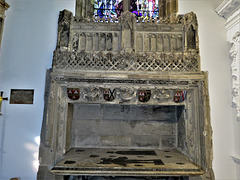 wollaton church, notts ; c15 tomb of richard willoughby +1471 with brass