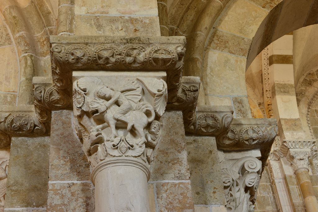 Vezelay, chapiteau, David et le lion