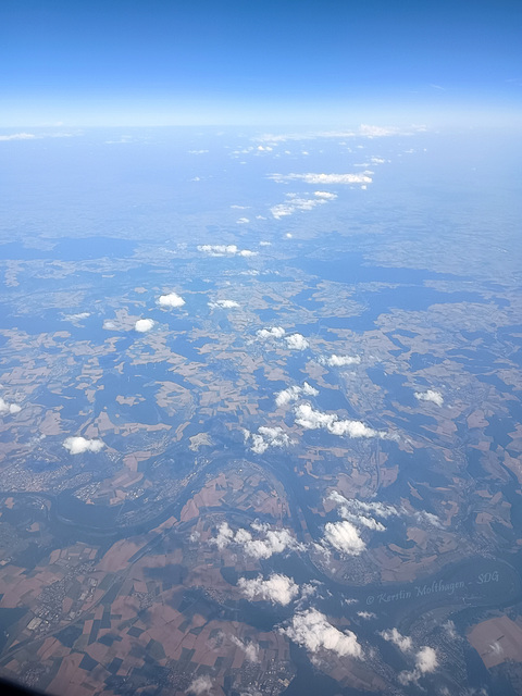 Wolkenkette irgendwo über Deutschland