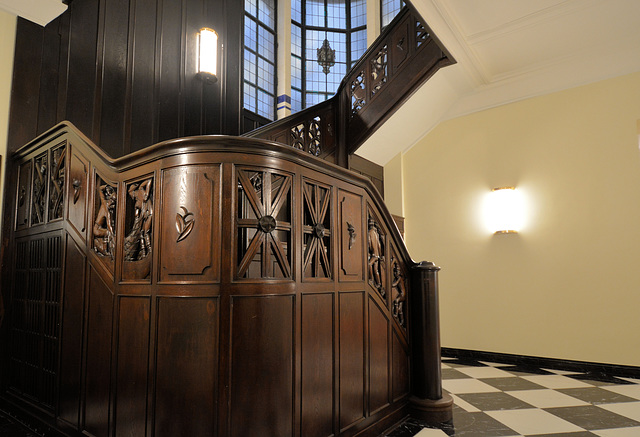 Treppensockel der Eingangshalle (4 PiP)