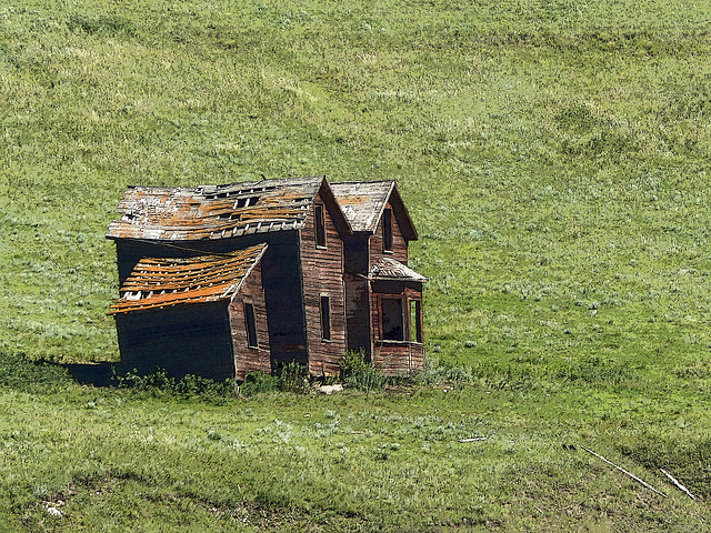 Beautiful old house in the hills