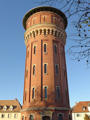 Im Westen ein Turm