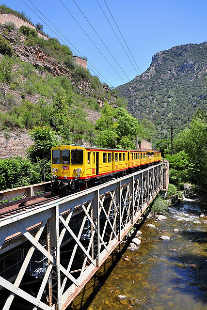 Train Jaune sur la Têt