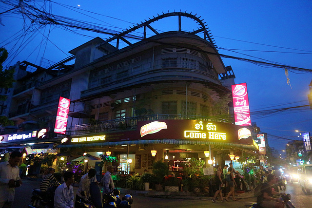 Ambient nocturn al centre de Phnom Penh-Cambodja