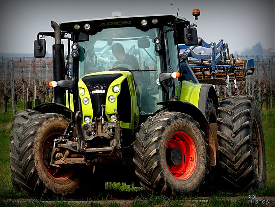 Areu, areu.. j'aimerai  à nouveau jouer avec le tracteur