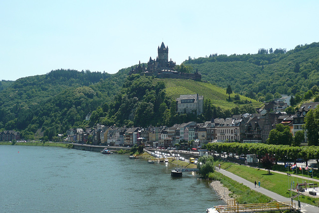 Cochem Waterfront And Castle