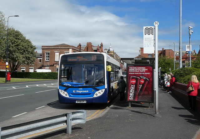 Stagecoach 22586 (SF08 GPJ) in Leigh - 24 May 2019 (P1010989)