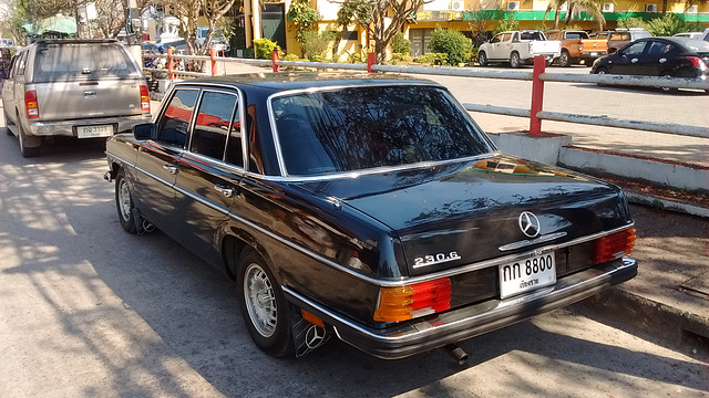 Une mercedez en Thaïlande !