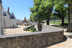 le château de HAUTERIVES (Mayenne) 1/3 le château de HAUTERIVES (Mayenne) 1/3