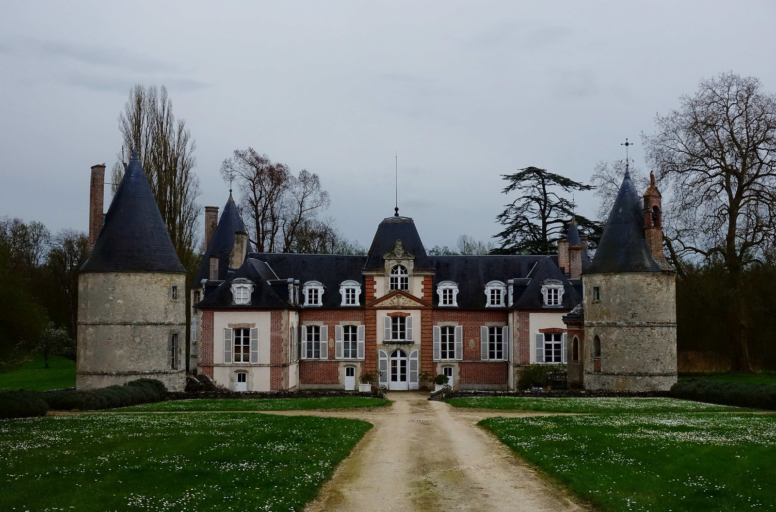 Château de Rocheplatte, Aulnay-la-Rivière, Loiret, France - 1726