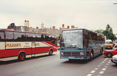 Bassett’s Coachways G472 EFA in Moreton-in-Marsh – 1 June 1993 (195-22)