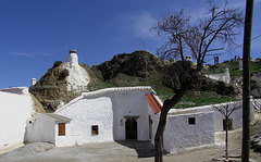 In Guadix kann man den Bewohnern aufs Dach steigen