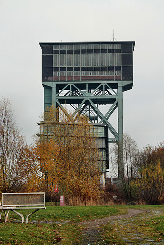 Zeche Minister Stein 1/2/4/7, Hammerkopfturm des ehem. Schachtes 4 (Dortmund-Eving) / 27.11.2016