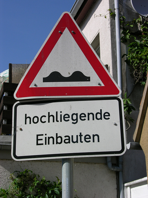 Warnung vor Gullydeckeln!