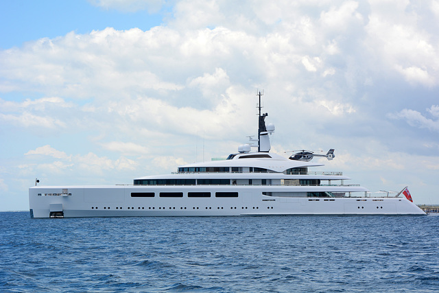 Dominican Republic, Private Ship with Helicopter Onboard