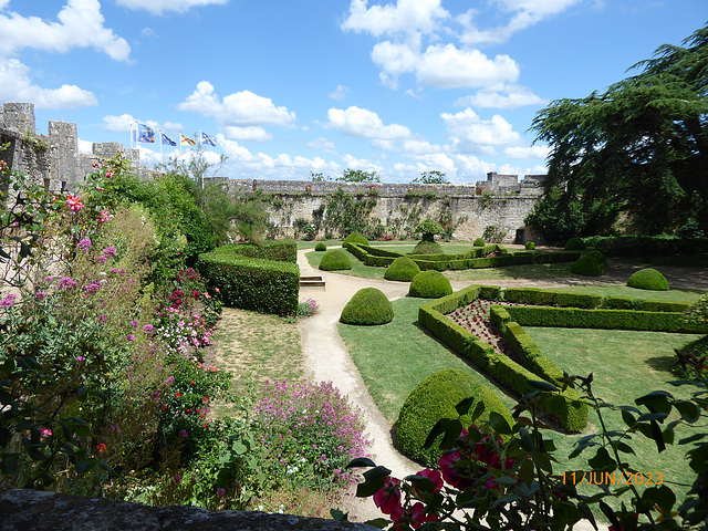 château de MONTREUIL BELLAY 2/3