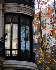 Sur une façade d'un immeuble à Barcelone .