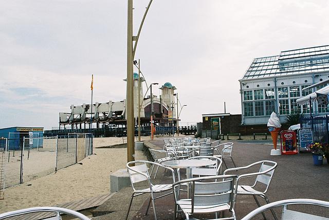 last-summer-of-the-wellington-pier-pavillion, Great Yarmouth, Norfolk