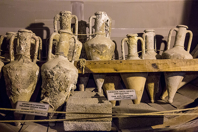20141129 5721VRAw [CY] HAfenburg, Amphoren, Shipwreck-Museum, Kyrenia, Nordzypern