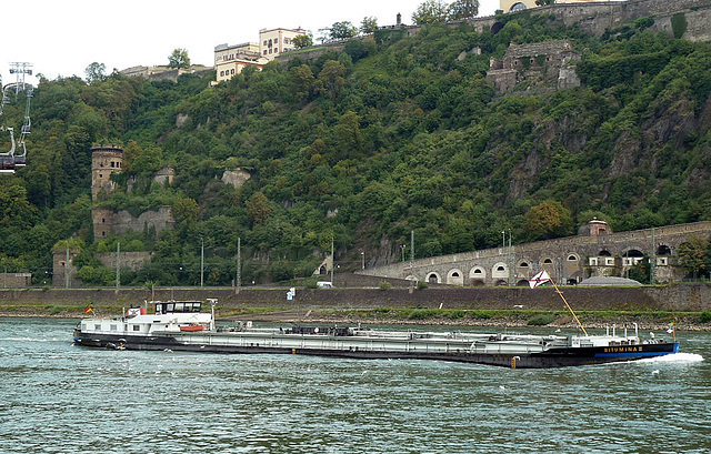 TS BITUMINA II bergwärts bei Koblenz