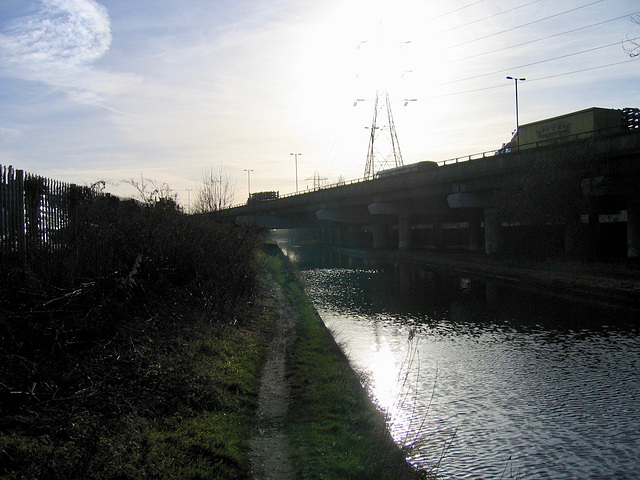 Tame Valley Canal passes under the M6, Witton, Birmingham (2005)