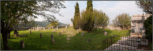 Menerbes Friedhof