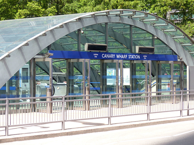 Canary Wharf Station [Jubilee Line] (2) - 18 July 2015