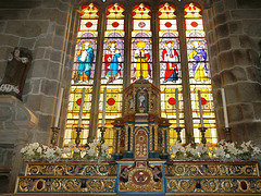 P8183430ac Ploumilliau Main Window and Baroque Altar