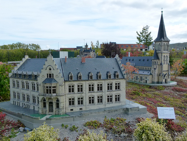 Gerhard Hauptmann-Gymnasium und St. Sylvestrikirche, Wernigerode