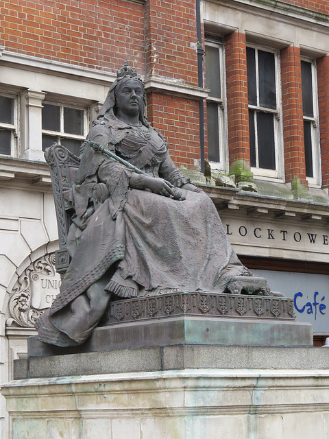 queen victoria statue, croydon