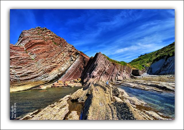 El Flysch de Zumaia (futuro escenario de la 7ª temporada de Juego de Tronos) Ver foto incrustada y nota.