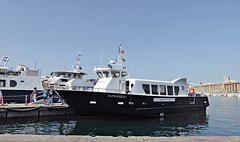 un autre bateau qui venait de s'amarrer un autre bateau qui venait de s'amarrer