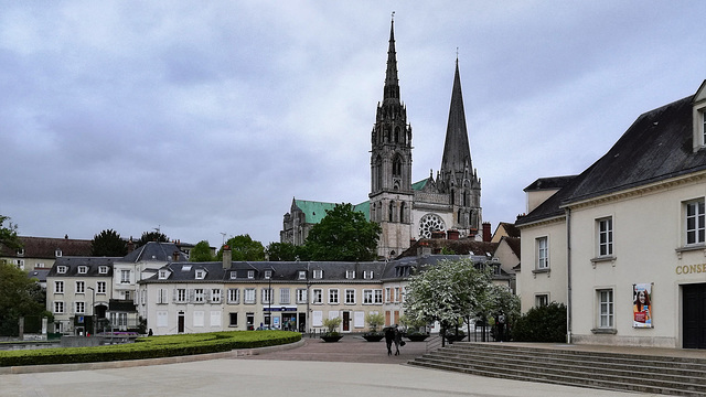 Chartres F