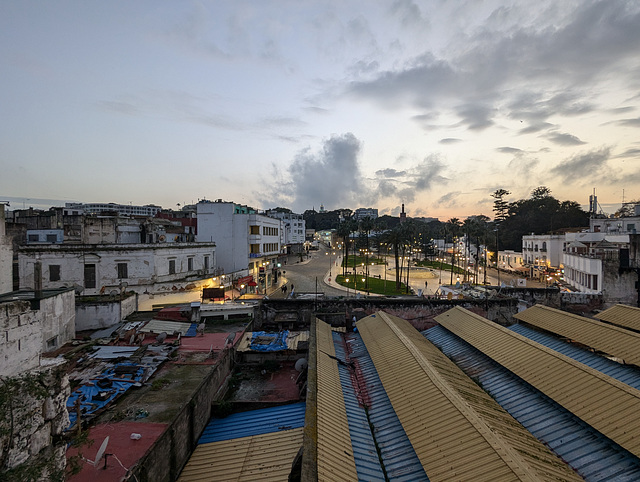 Le soleil qui a sommeil à Tanger.....