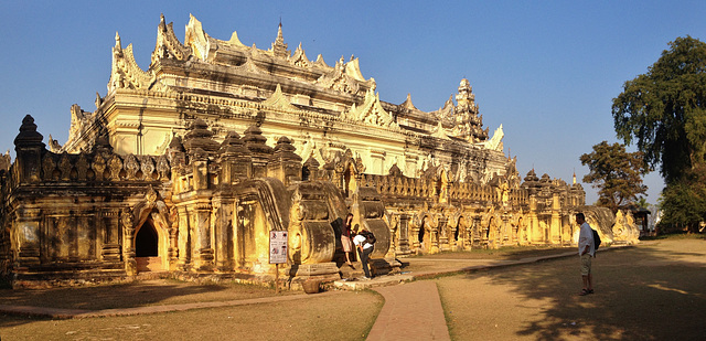 Maha Aungmye Bonzan Monastery