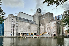 Work on the former ﬂour mill