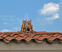 Roof top ornament: toritos de Pucara  in  Ayacucho