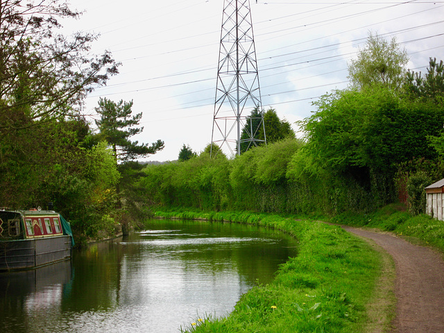 Approaching Bridgnorth Road on the Staffs and Worcs Canal