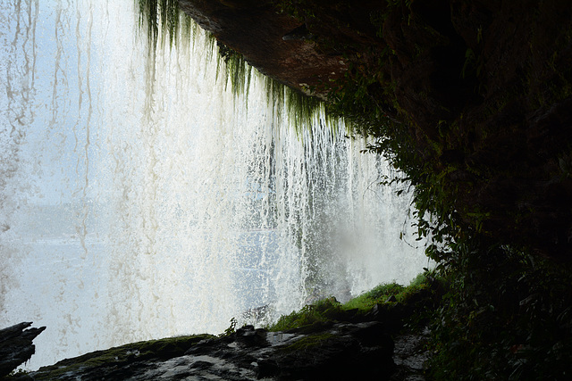 Venezuela, Canaima, El Hacha Waterfall Inside