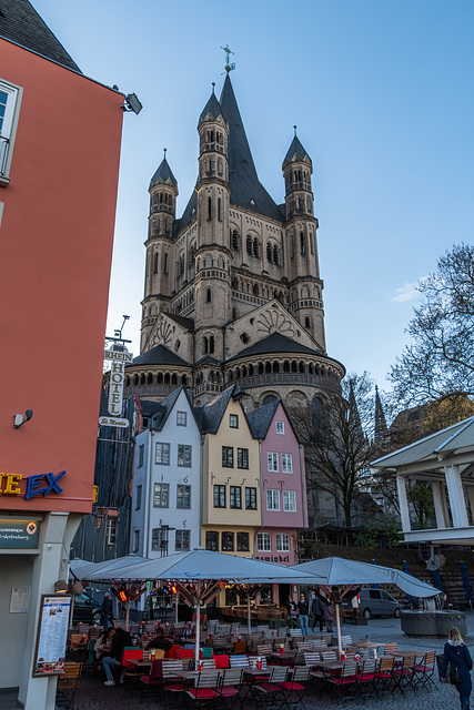 Köln, hochgestapelt