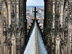 Blick über das Mittelschiff des Kölner Dom in Richtung Westen (2 x PiP ...