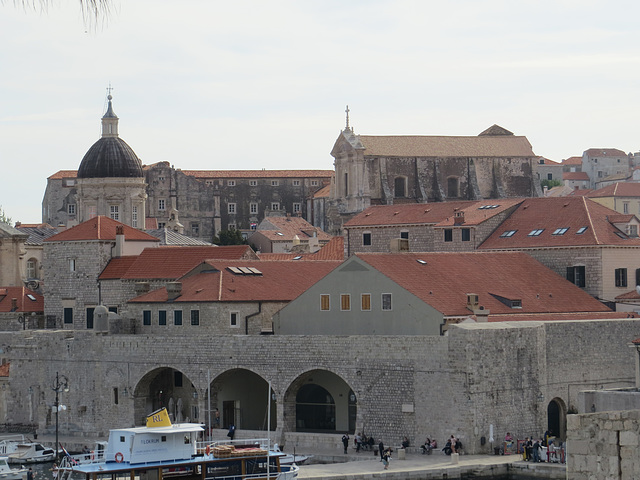 Dubrovnik : accès au vieux port.