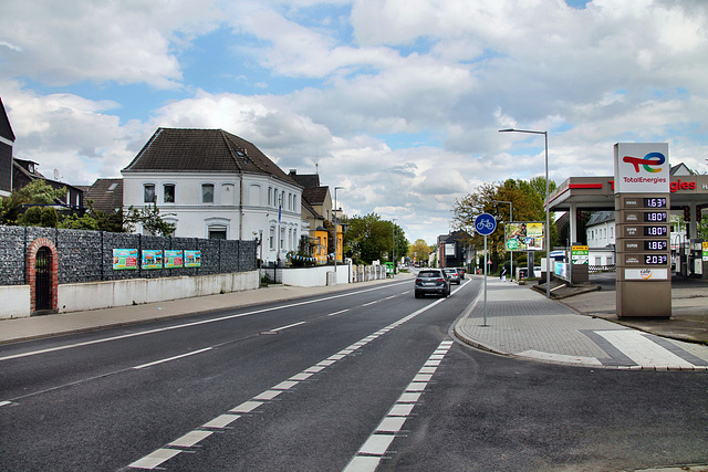 Harpener Hellweg (Bochum-Harpen) / 27.04.2024