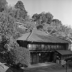 Building by the temple gate