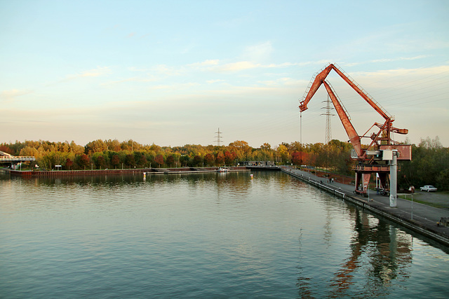 Der Preußenhafen von der Brücke Bebelstraße aus (Lünen-Süd) / 27.10.2019