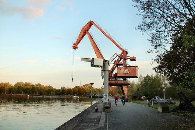 Preußenhafen mit dem Mohr-Kran (Lünen-Süd) / 27.10.2019