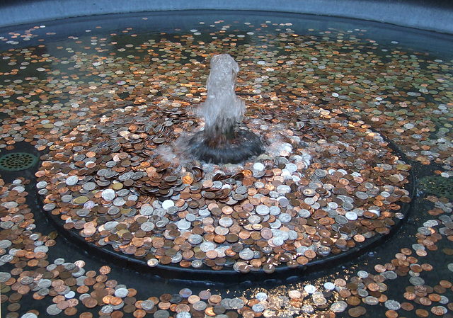 Fountain in the Greek and Roman Department of the Metropolitan Museum of Art, May 2011