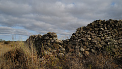 Penedos, Walls