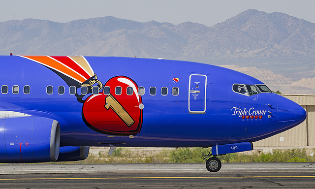 Southwest Airlines Boeing 737 N409WN “Triple Crown”