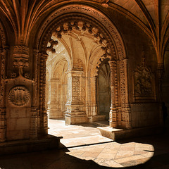 Blick aus einem Kreuzgangbogen,  Mosteiro dos Jerónimos Belém